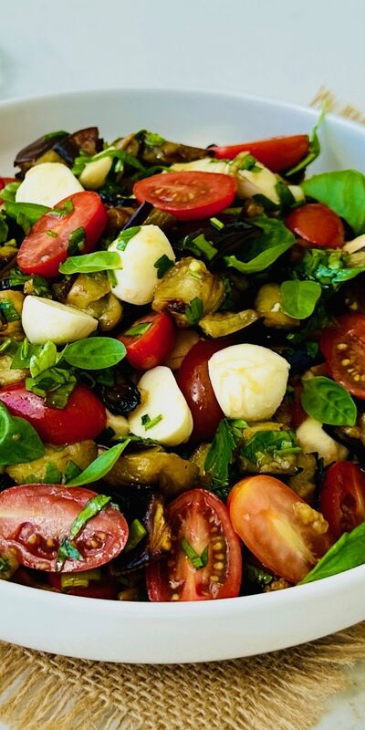 Fırınlanmış patlıcan salatası 