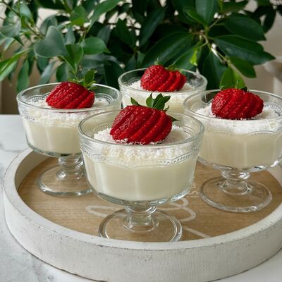 Beyaz çikolatalı hindistan cevizli puding 