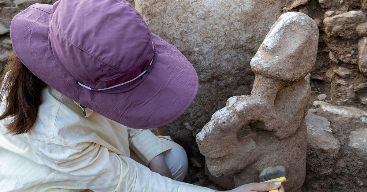 Karahantepe'de 11 bin yıllık heykel bulundu