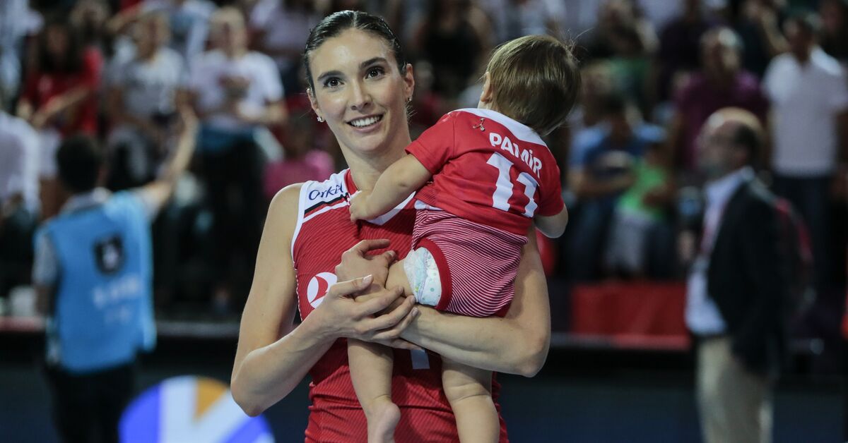 Sahada annelik ve spor: Anne olan milli voleybolcular