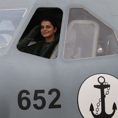 Gökyüzünde bir ilk: Türk Deniz Kuvvetleri'nin ilk kadın uçak pilotu