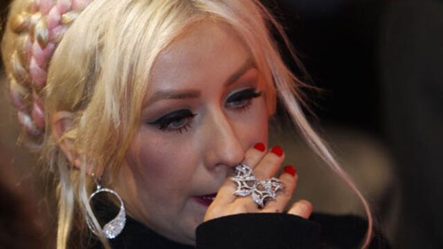 Christina Aguilera kontrolden çıktı!