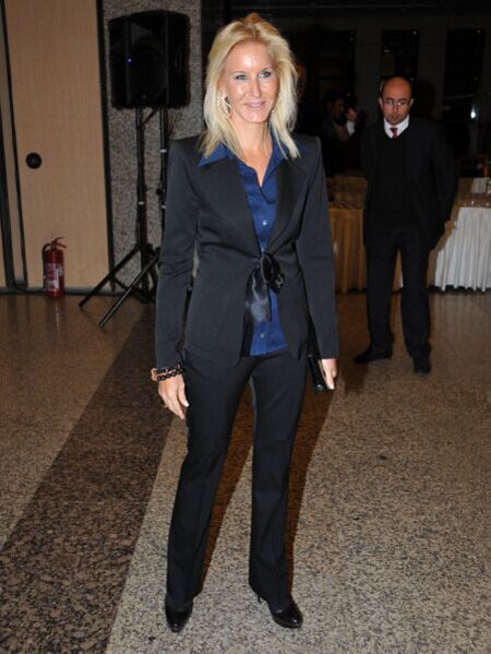 Diana Hanım'ın klasik şıklığı
