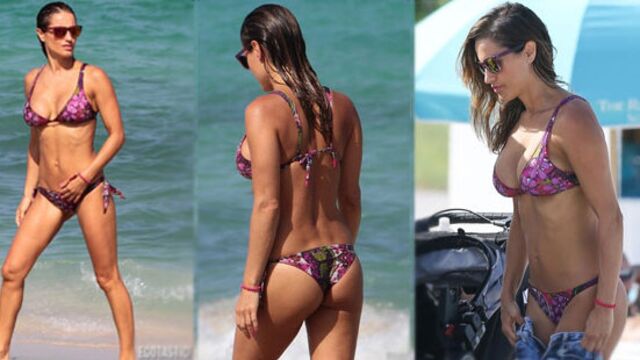 Renkli bikini ve Lola...