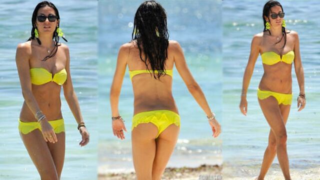 Sarı bikinili Elisabetta