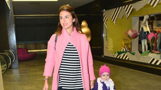 Minik kızıyla alışverişte
