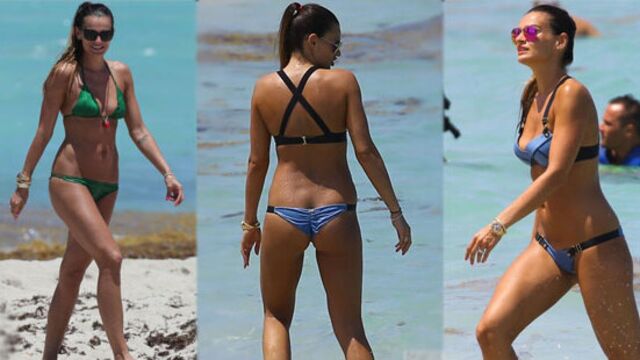 Bikinileriyle şov yaptı