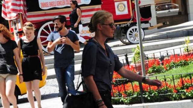 İşiyle evi arasında mekik dokuyor