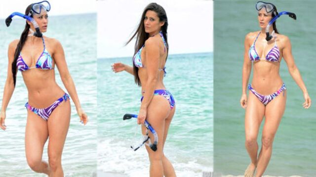 Anais'den bikini şov...