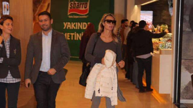 Arkadaşlarıyla buluştu