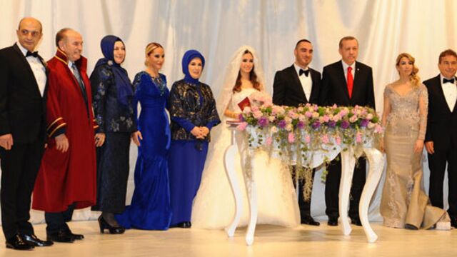 Siyaseti buluşturan düğün
