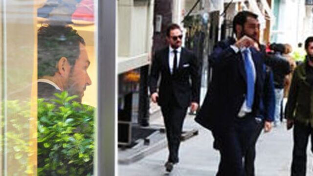 Aradığı ayakkabıyı bulamadı