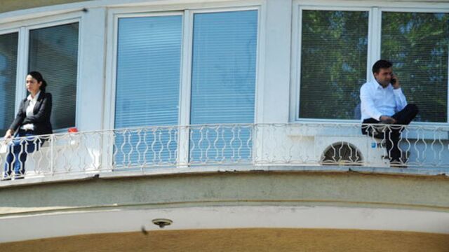 Siyasete balkon molası