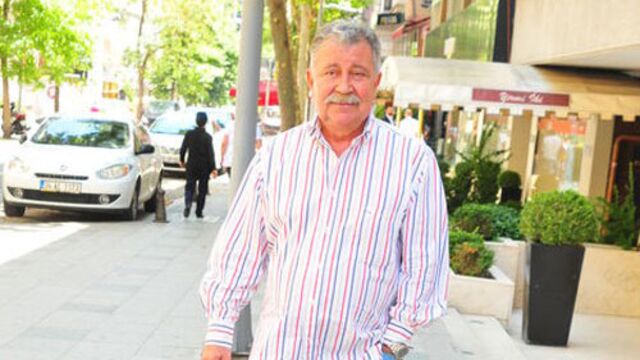 Eşinin yasını tutuyor