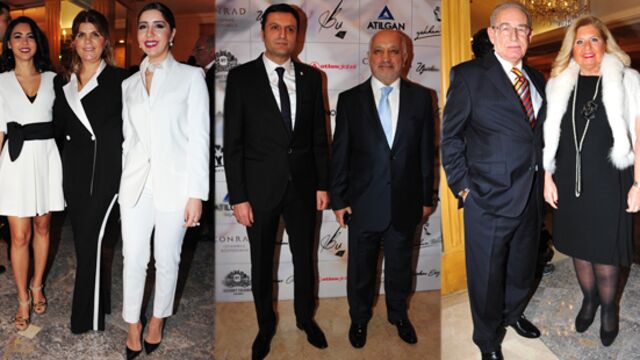 Kırmızı temalı defile
