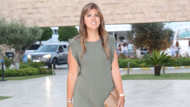 Akşam yemeğine gitti