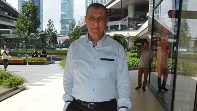 Mağazaları gezdi