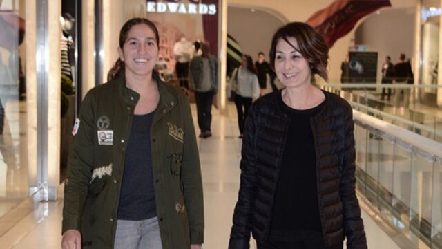 Anne-kızın alışveriş turu