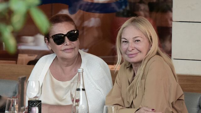Abla-kardeş zaman geçirdi