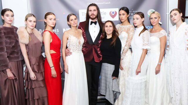 Kartal'dan anlamlı defile
