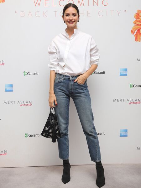 Blue jean ve beyaz gömlek...