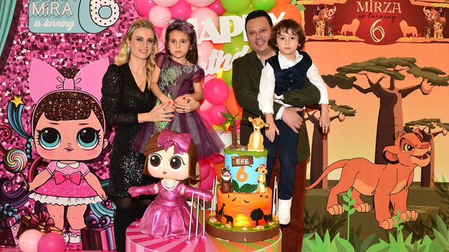 İkizlere sürpriz kutlama