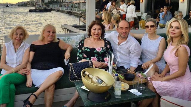 Dostlar Bebek'te bir araya geldi