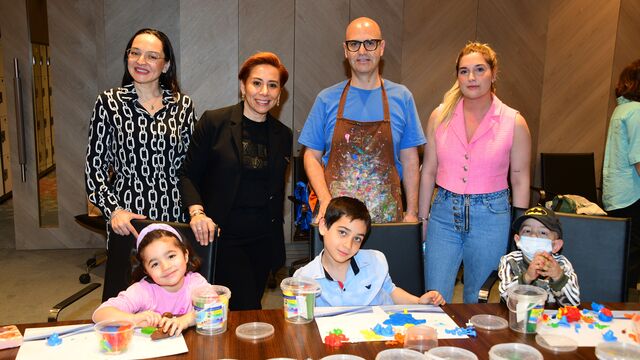 Kanser hastası miniklere moral oldular