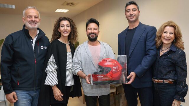 Tarkan’a özel kask sürprizi