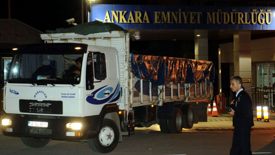 Kamyon Emniyetten ayrıldı