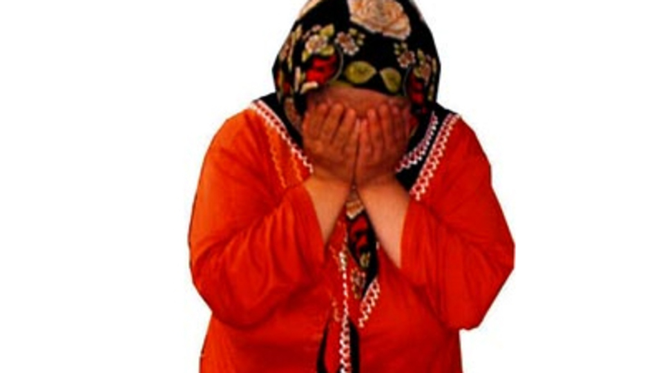 Oğlunu boğdu, kızını yaraladı!