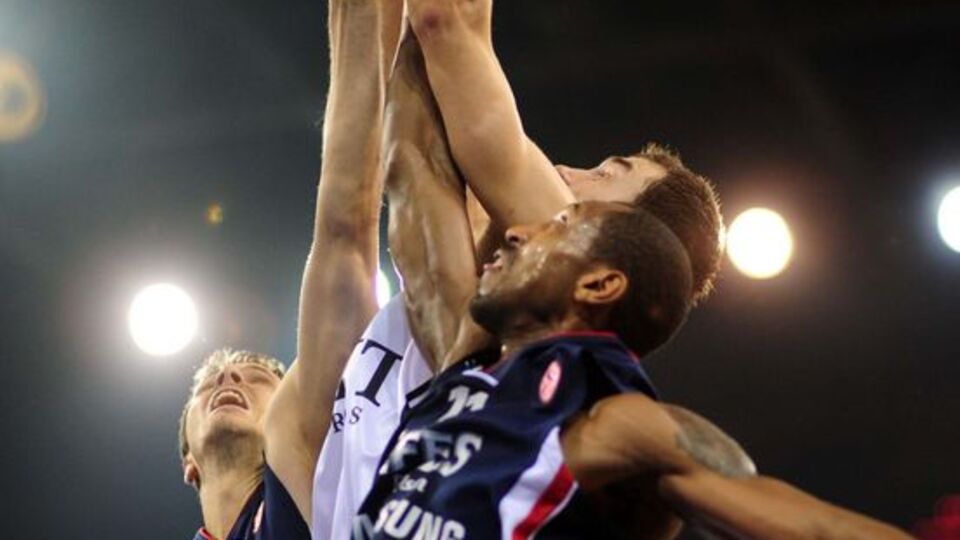 Efes 'Ağa' tanımadı!