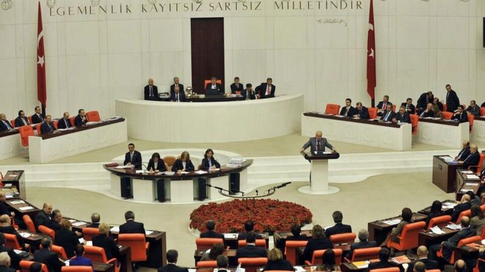 Anayasa paketi Meclis'e geliyor
