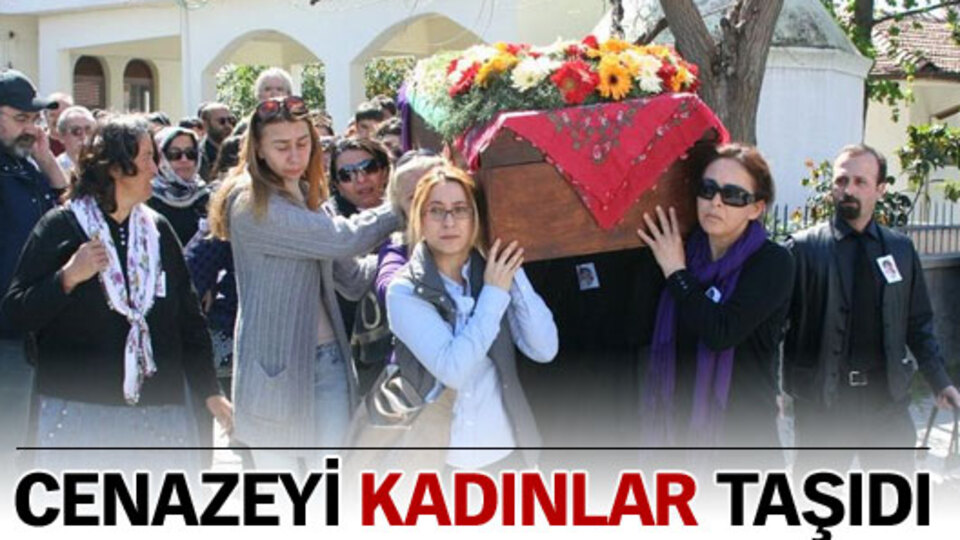 Cenazeyi kadınlar taşıdı