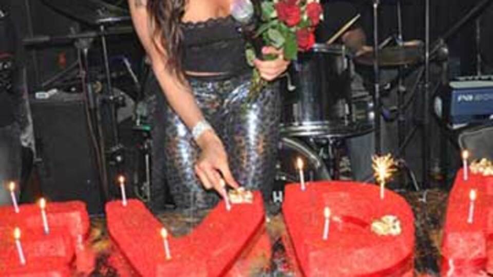 Sevda Demirel'den 35 yaş frikiği GALERİ