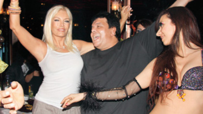 Ajda'nın göbek şovu nefes kesti