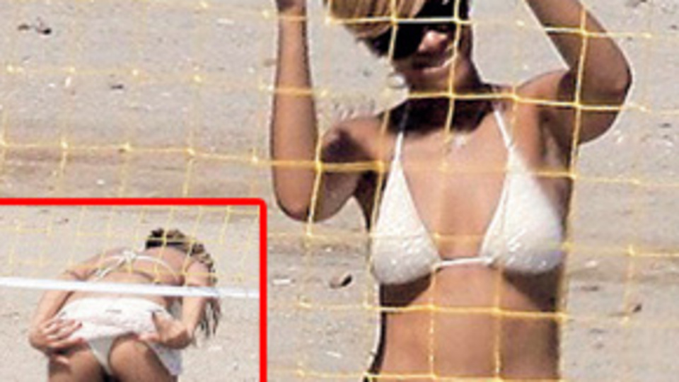 Rihanna'dan çalışılmış frikik