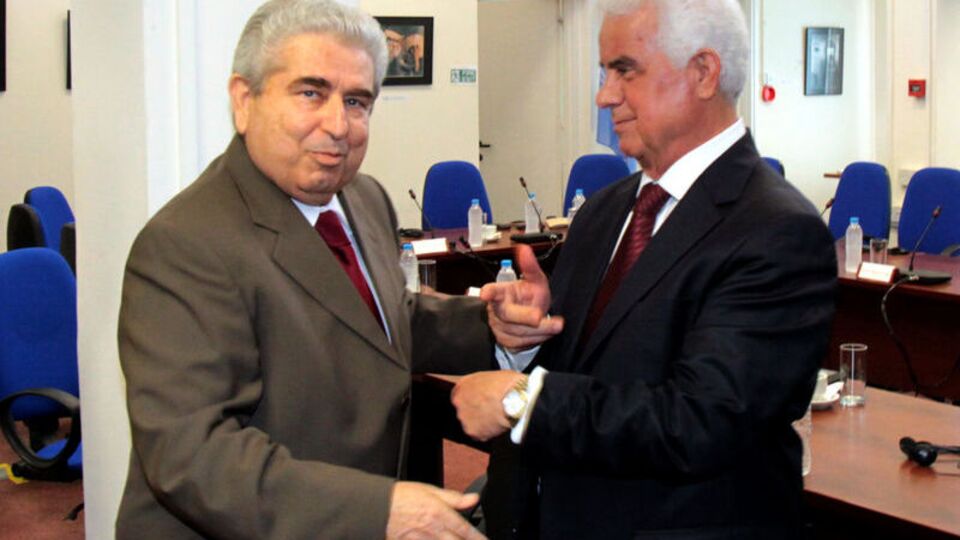 Eroğlu ve Hristofyas, mülkiyet konusunu görüşüyor