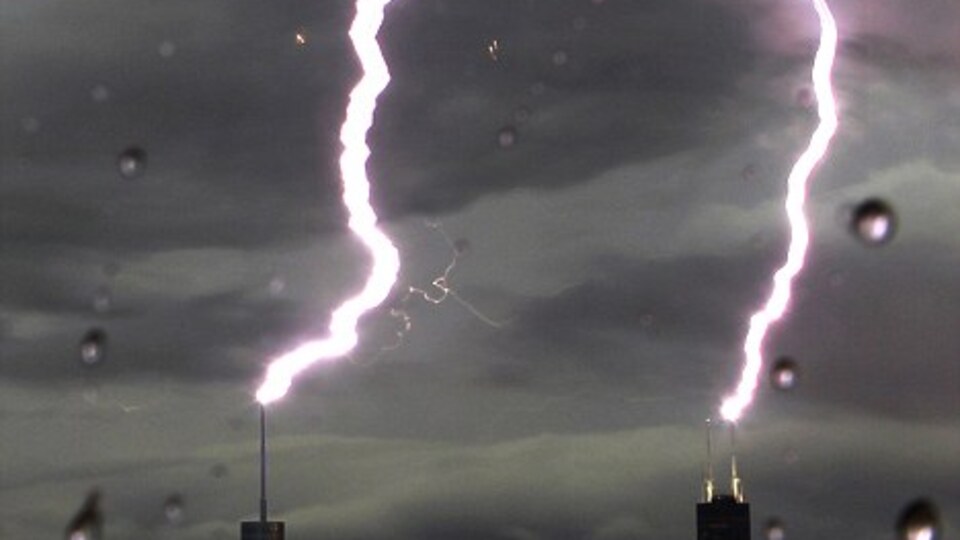 Aynı anda iki yıldırım birden - GALERİ