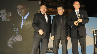 HT Bloomberg ve Teke Tek'e ödül