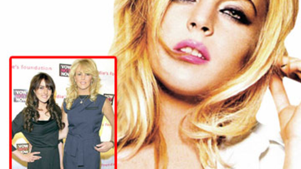 Biri bizi gözetliyor!