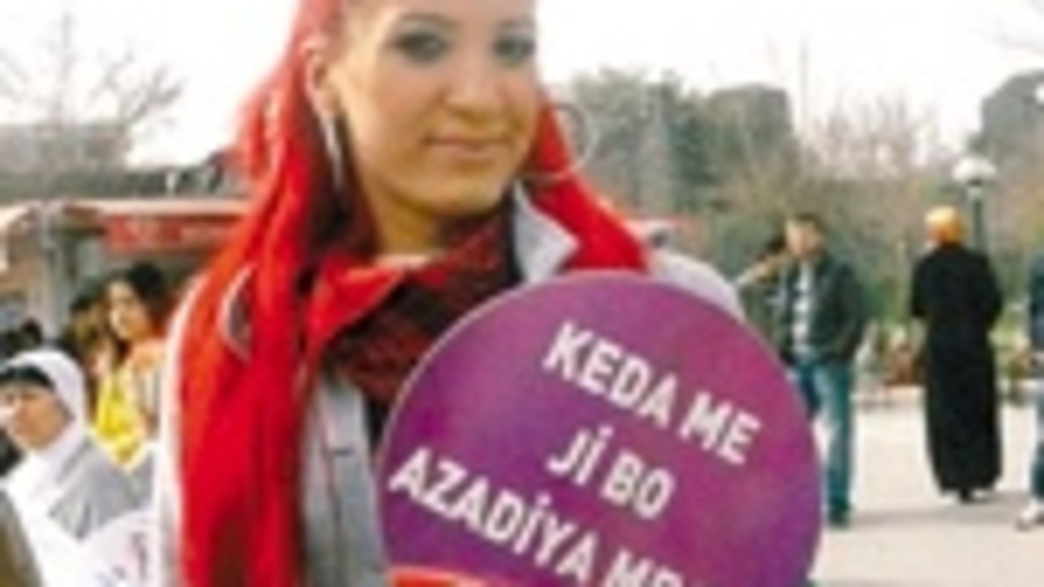 Diyarbakırlı gaylerden dergi açılımı