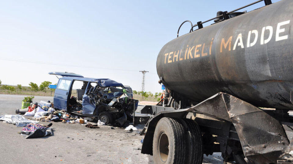 Gurbetçi aile kaza geçirdi: 4 ölü