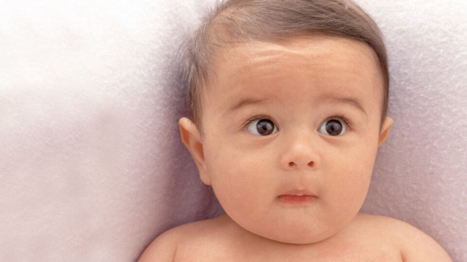 Bebekler neden ilk olarak "Baba" der?