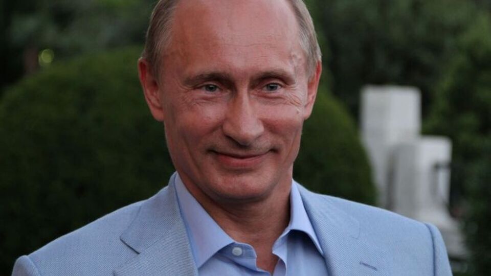 Putin ajanlarla şarkı söyledi