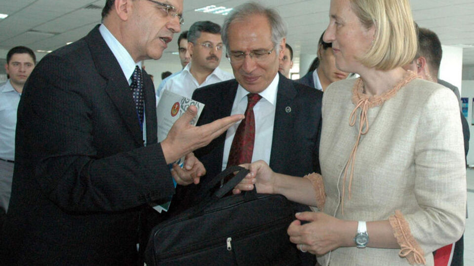 Eş dayağına Bakan ziyareti