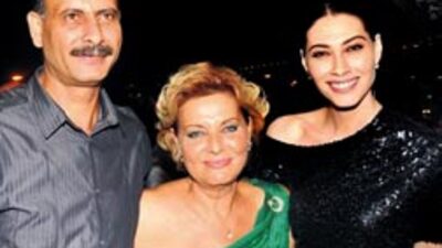 Müşerref Akay oğlunu evlendirdi