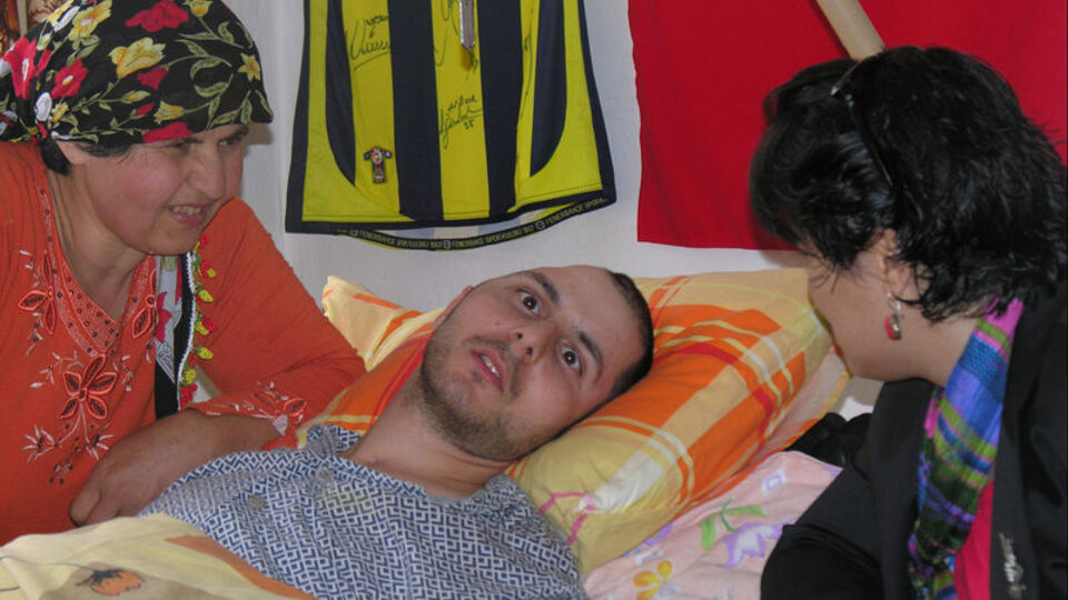 Beyninin üçte ikisi alındı