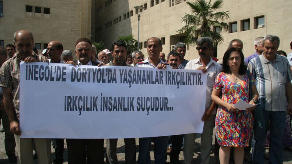"Irkçılıktan dava açılsın"
