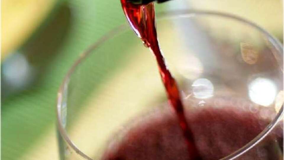 Kırmızı şarap ömrü uzatıyor